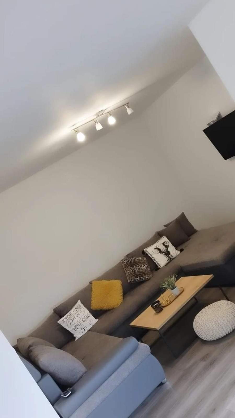 Franka Apartment *